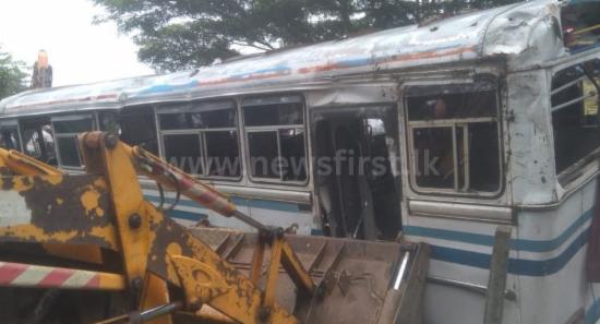 5 Dead, 25+ Injured in Fatal Bus Crash In Thalawa